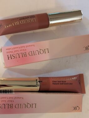 Source Unknown Liquid Blush - Warm Nude Pink